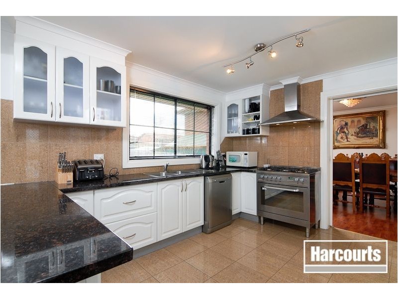 227 James Cook Drive, Endeavour Hills VIC 3802