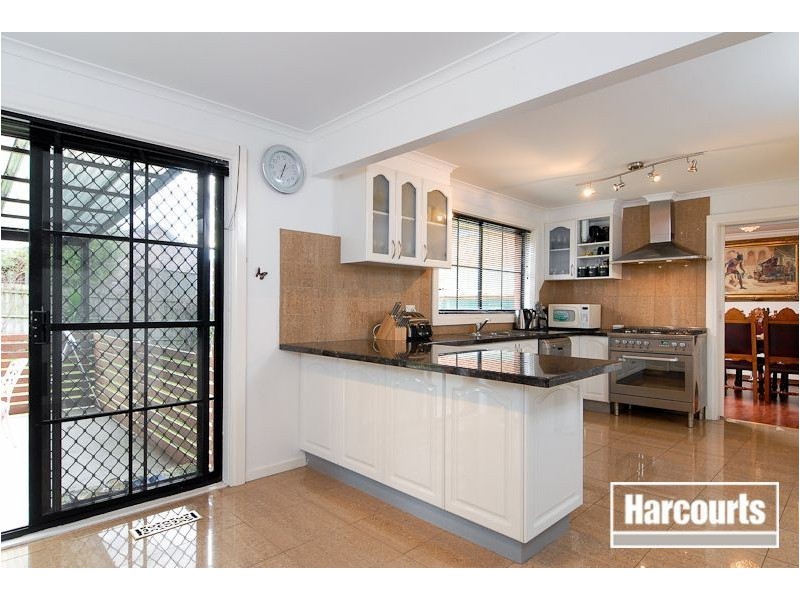 227 James Cook Drive, Endeavour Hills VIC 3802