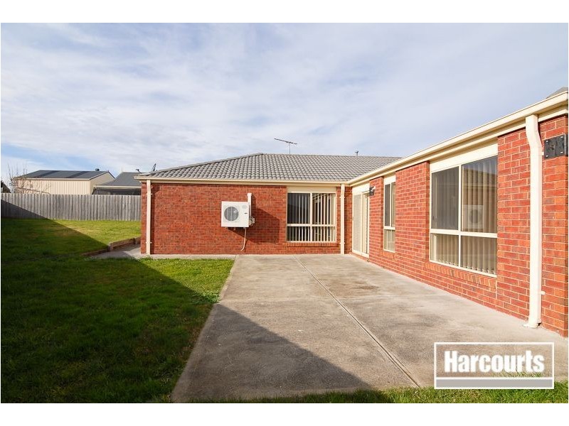 10 Oakgrove Drive, Narre Warren South VIC 3805
