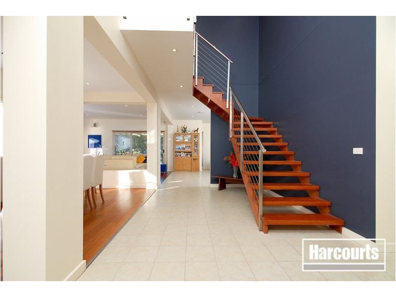 33 Cunneen Crescent, Berwick VIC 3806