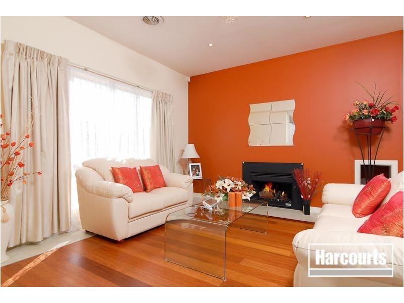 33 Cunneen Crescent, Berwick VIC 3806