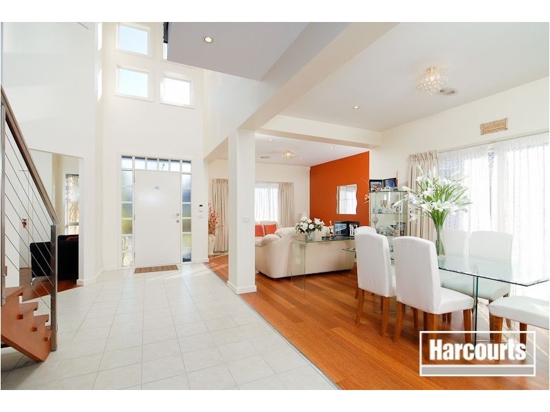 33 Cunneen Crescent, Berwick VIC 3806