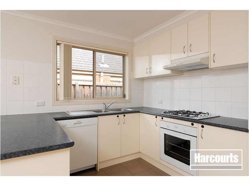 11 Robusta Ave, Cranbourne VIC 3977