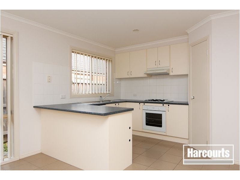 11 Robusta Ave, Cranbourne VIC 3977