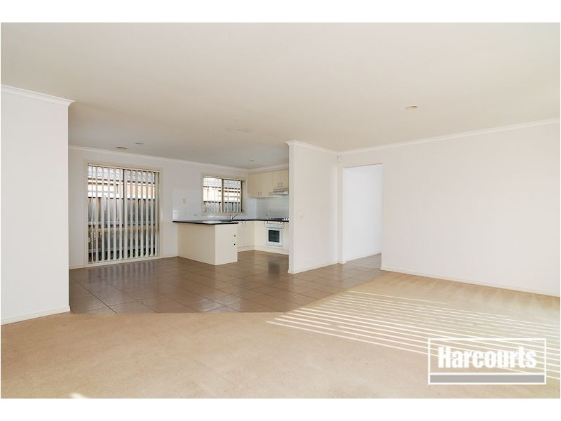 11 Robusta Ave, Cranbourne VIC 3977