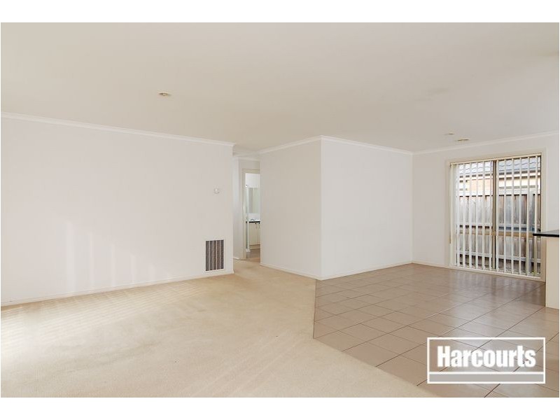 11 Robusta Ave, Cranbourne VIC 3977