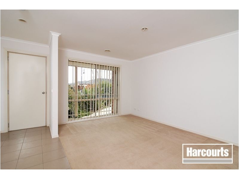 11 Robusta Ave, Cranbourne VIC 3977