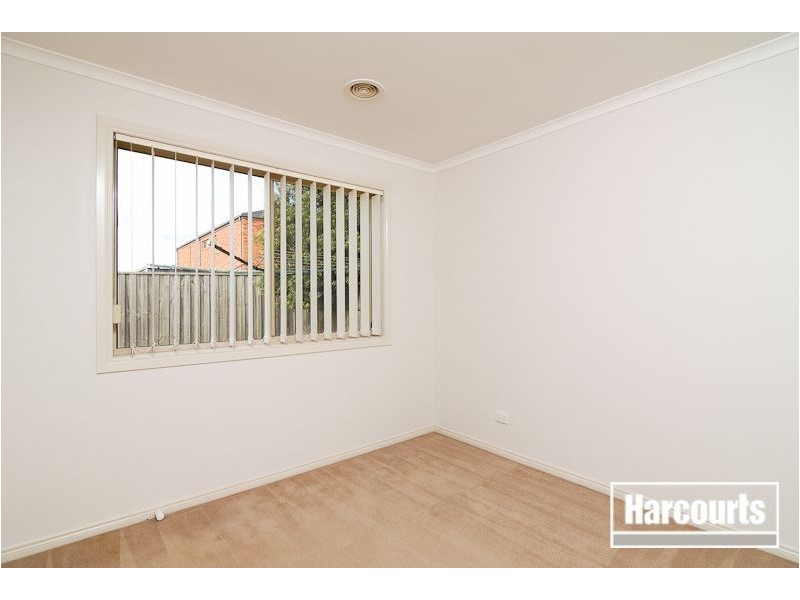 11 Robusta Ave, Cranbourne VIC 3977