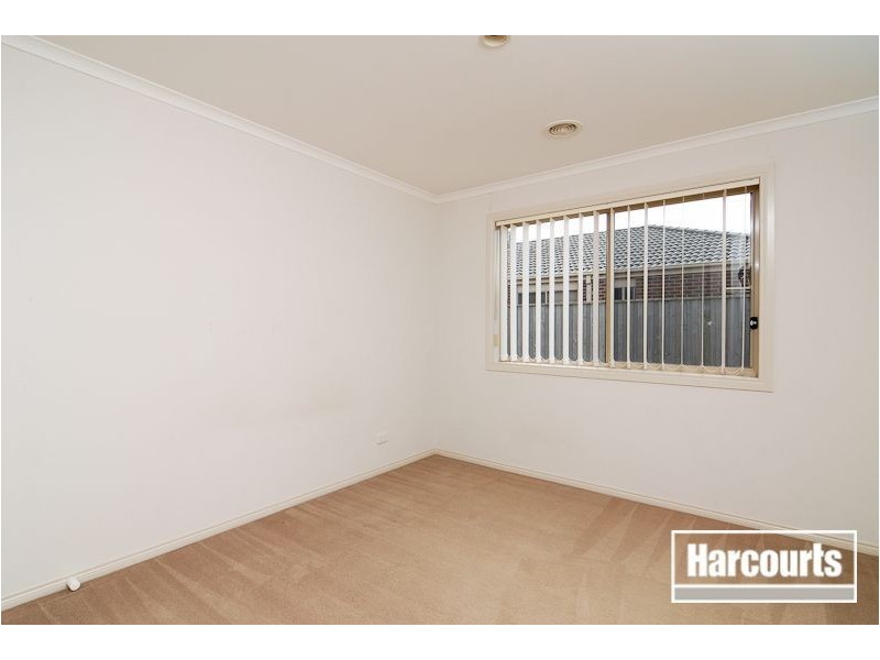 11 Robusta Ave, Cranbourne VIC 3977