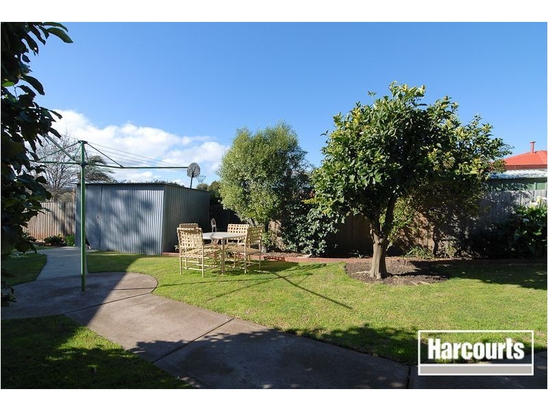 24 Weeden Crescent, Hallam VIC 3803