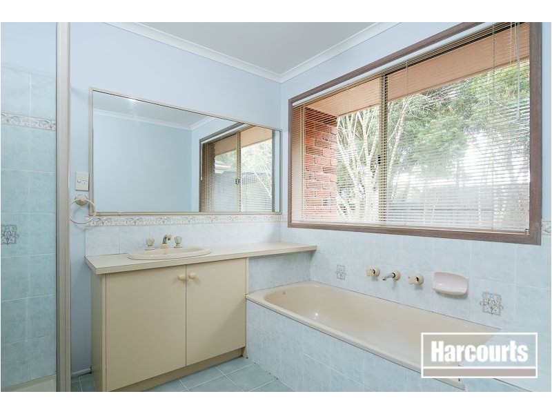 24 Cottswold Avenue, Narre Warren VIC 3805