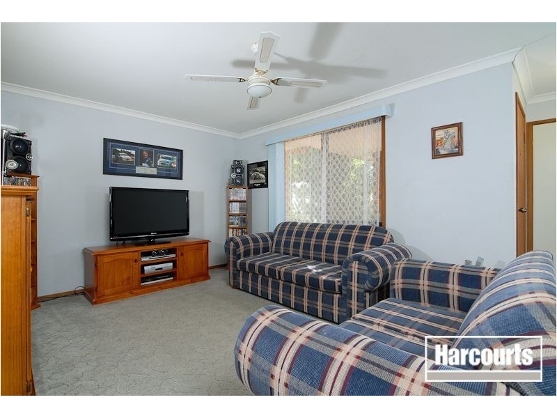 19 Caroline Crescent, Cranbourne VIC 3977