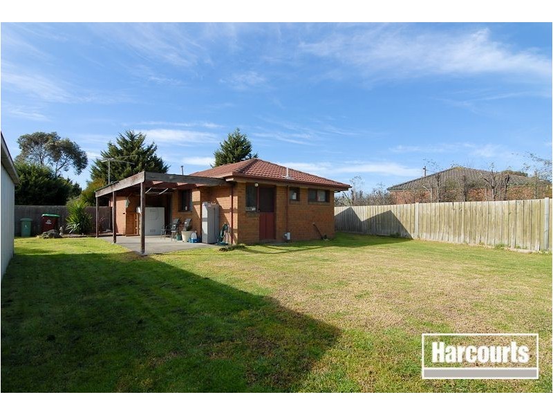 19 Caroline Crescent, Cranbourne VIC 3977