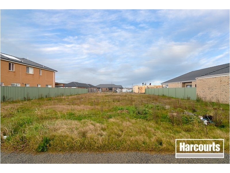 14 Park Orchard Drive, Pakenham VIC 3810