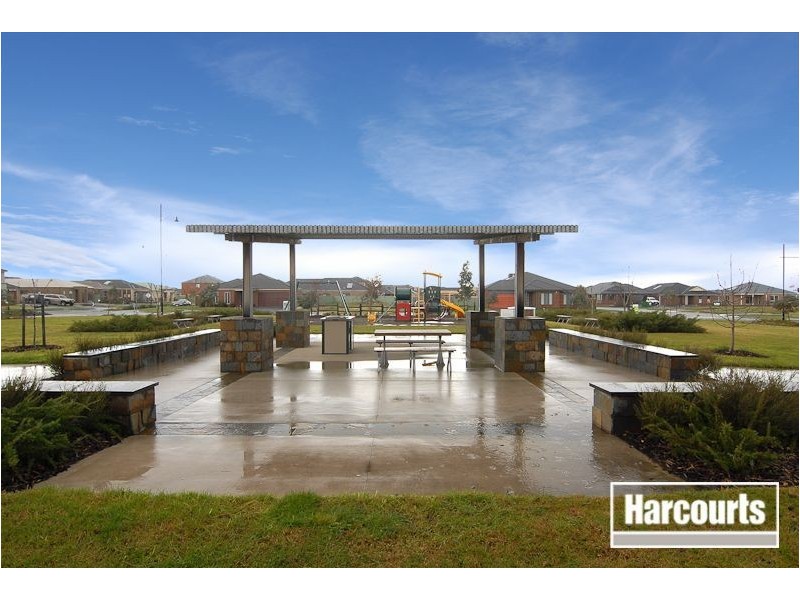 14 Park Orchard Drive, Pakenham VIC 3810
