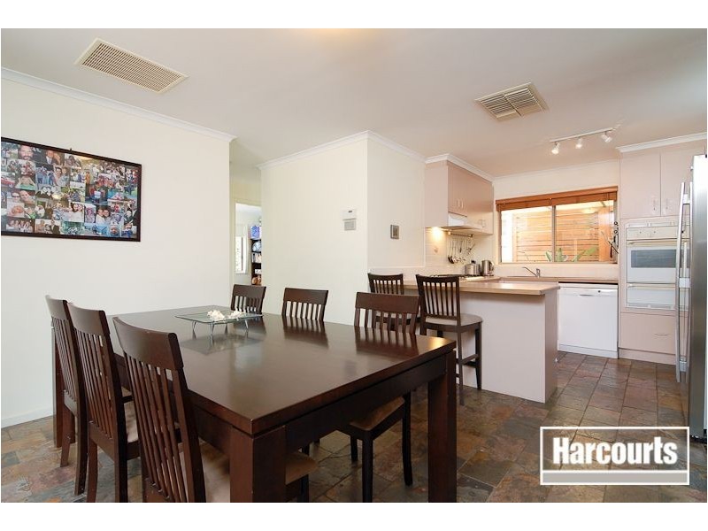 29 Cottswold Ave, Narre Warren VIC 3805