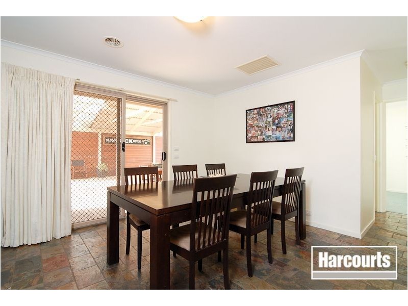 29 Cottswold Ave, Narre Warren VIC 3805