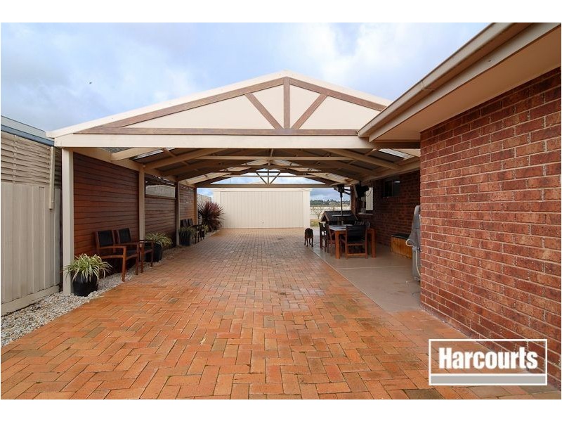 29 Cottswold Ave, Narre Warren VIC 3805