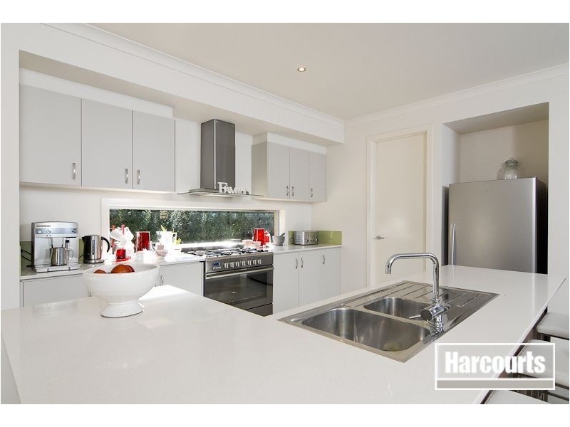 1 Sierra Blvd, Cranbourne North VIC 3977