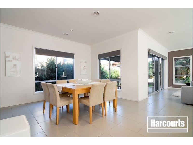 1 Sierra Blvd, Cranbourne North VIC 3977