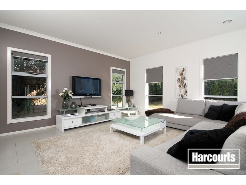 1 Sierra Blvd, Cranbourne North VIC 3977