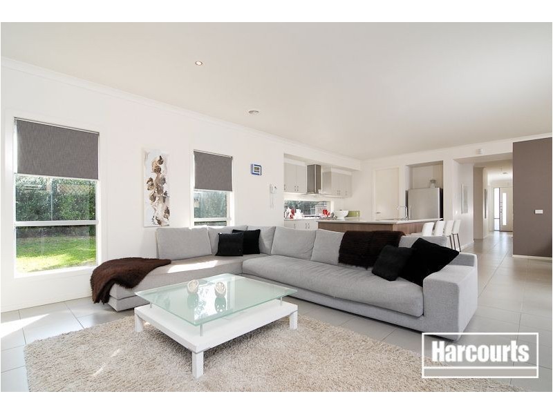 1 Sierra Blvd, Cranbourne North VIC 3977