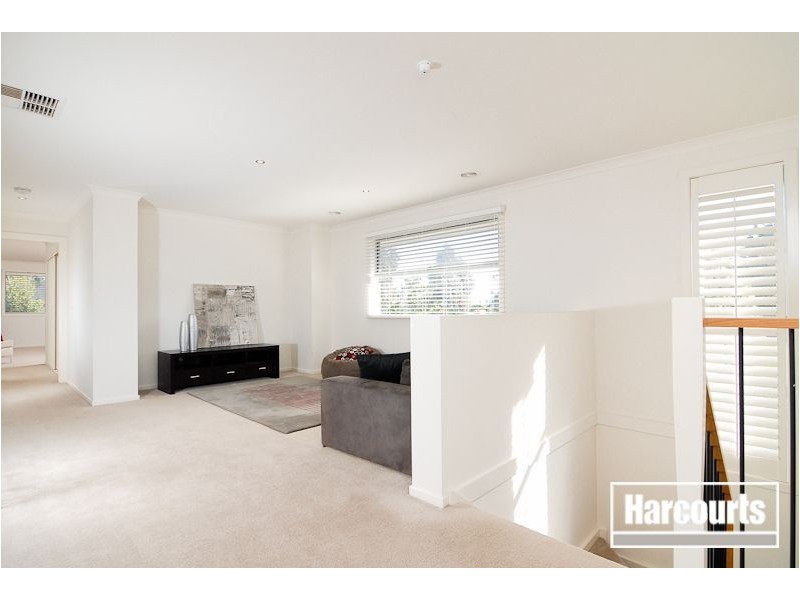 1 Sierra Blvd, Cranbourne North VIC 3977