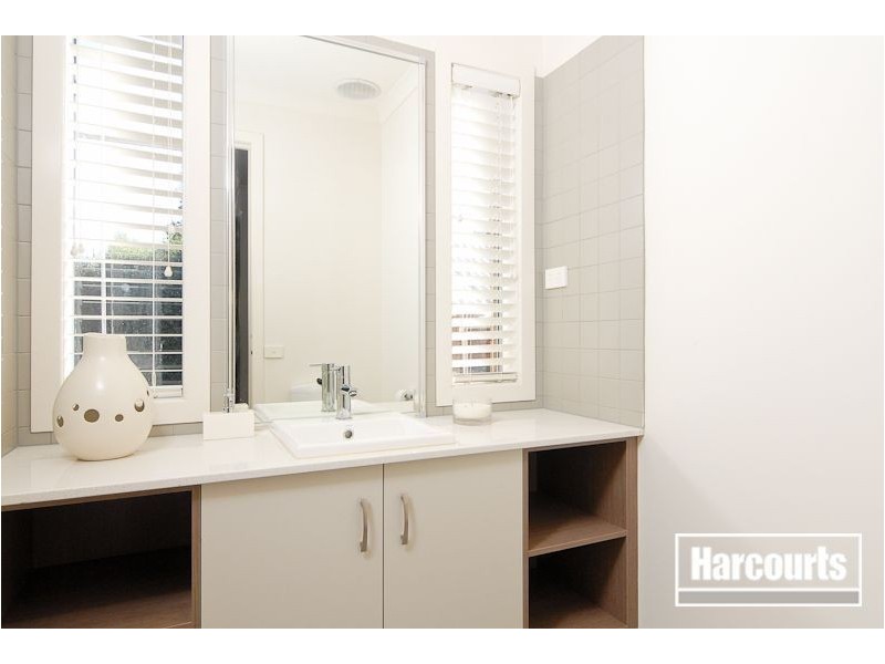 1 Sierra Blvd, Cranbourne North VIC 3977