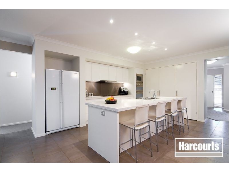 12 Baddeley Circuit, Cranbourne North VIC 3977