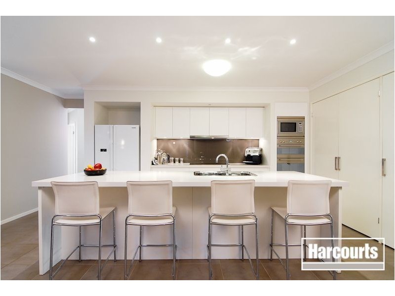 12 Baddeley Circuit, Cranbourne North VIC 3977