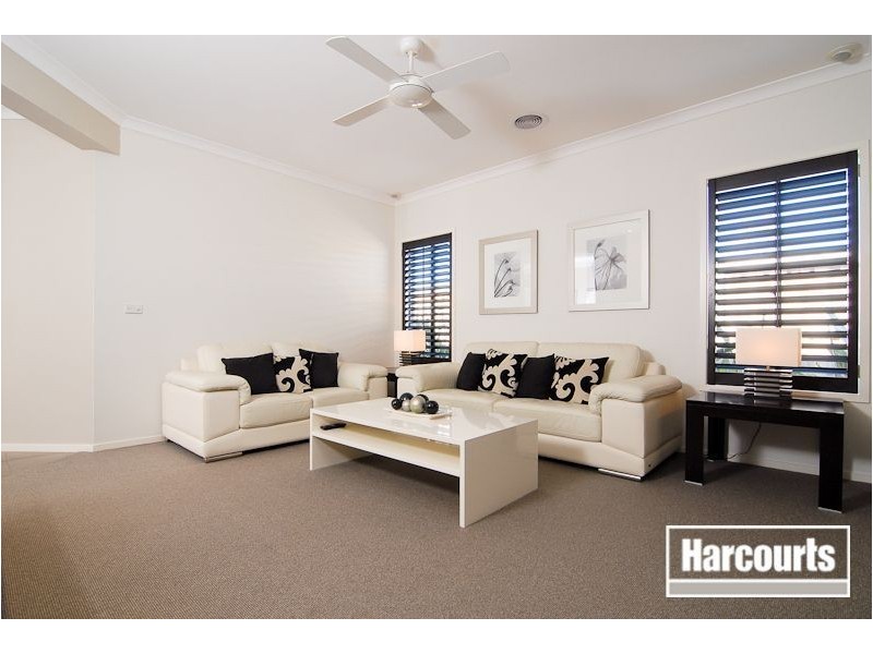 12 Baddeley Circuit, Cranbourne North VIC 3977