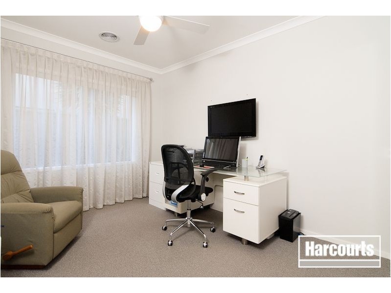 12 Baddeley Circuit, Cranbourne North VIC 3977