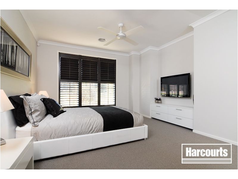 12 Baddeley Circuit, Cranbourne North VIC 3977