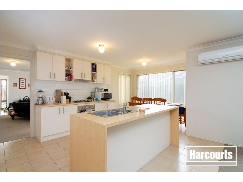 9 Orion Ave, Cranbourne VIC 3977