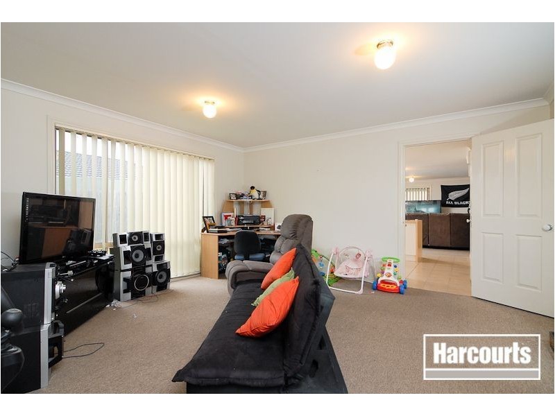 9 Orion Ave, Cranbourne VIC 3977