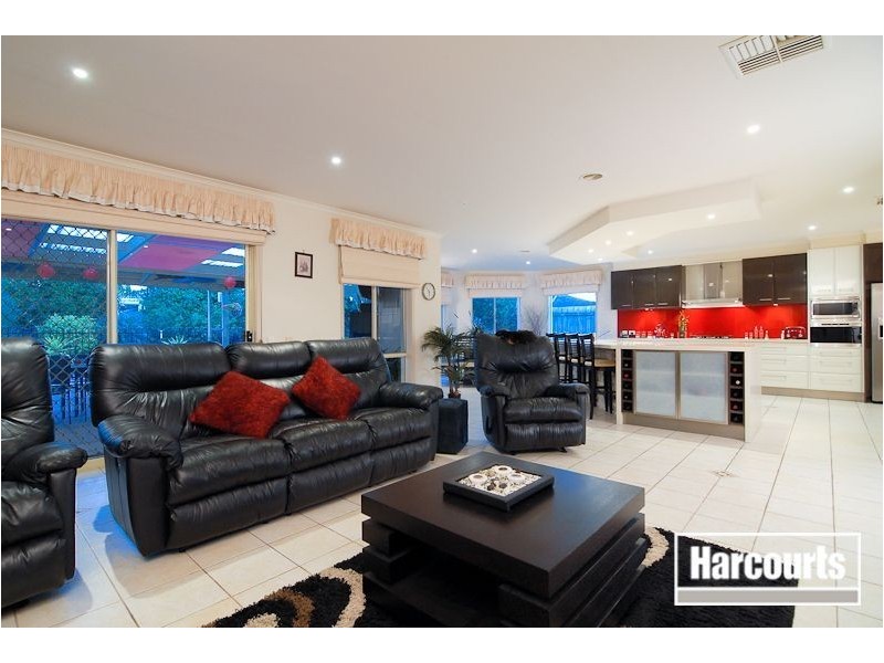 5 Floral Gardens, Narre Warren South VIC 3805