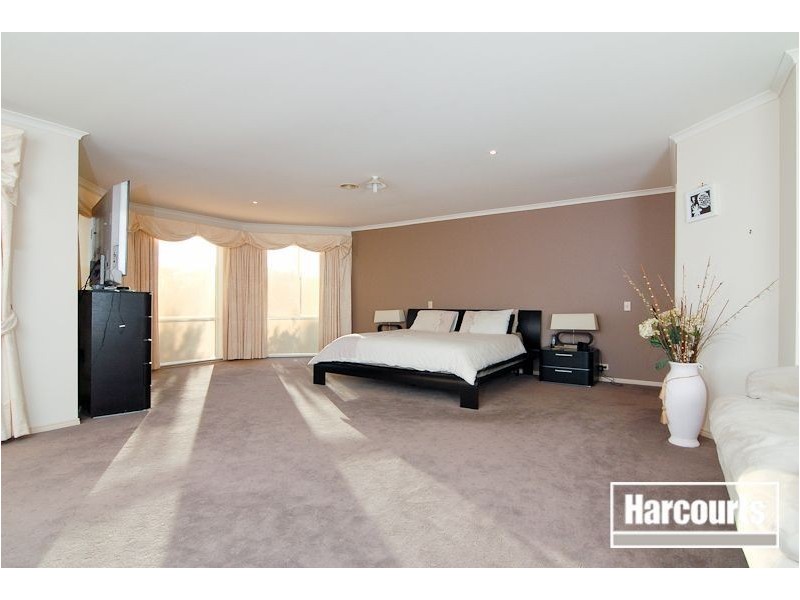 5 Floral Gardens, Narre Warren South VIC 3805