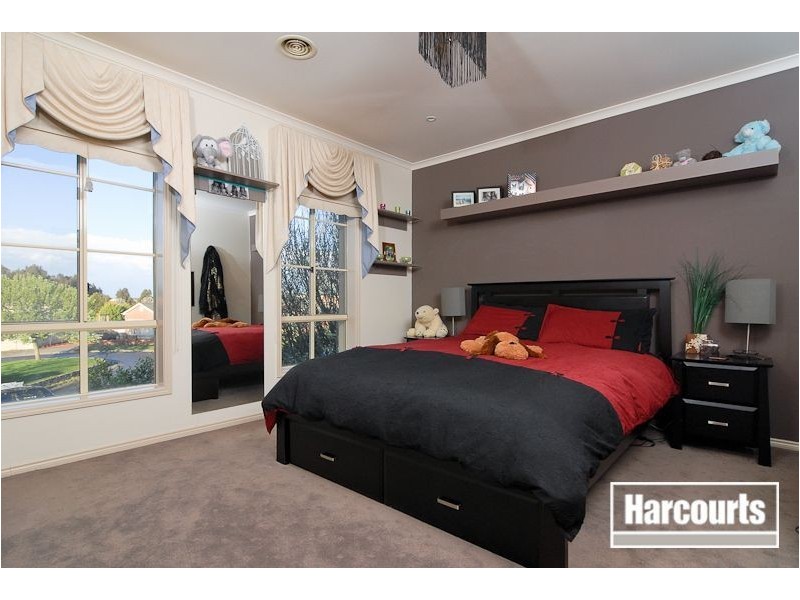 5 Floral Gardens, Narre Warren South VIC 3805