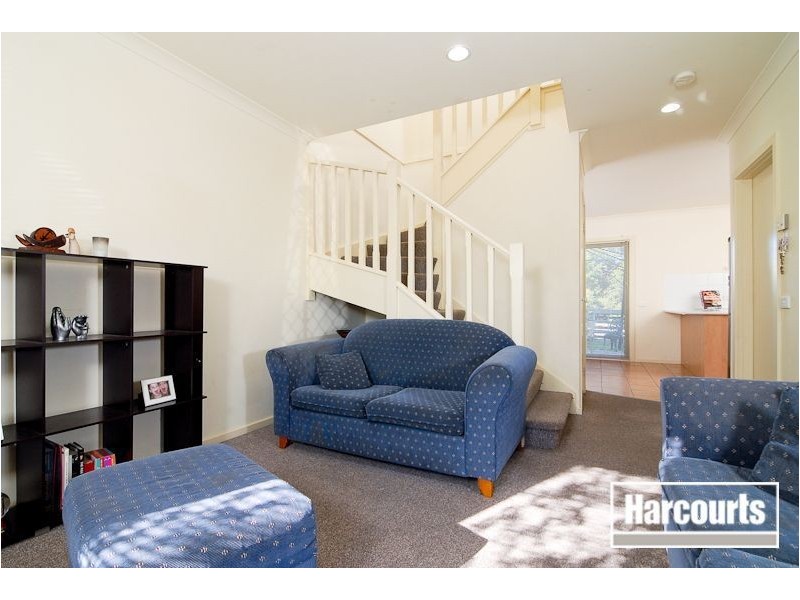 3/52 Shinners Ave, Berwick VIC 3806