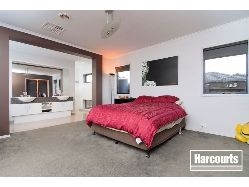 28 Olive Road, Lynbrook VIC 3975