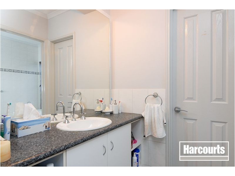 28 Olive Road, Lynbrook VIC 3975