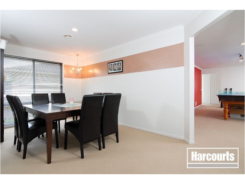 8 Grenfell Rise, Narre Warren South VIC 3805