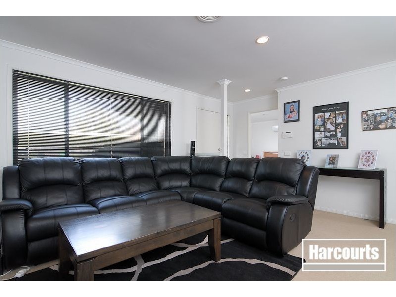 8 Grenfell Rise, Narre Warren South VIC 3805