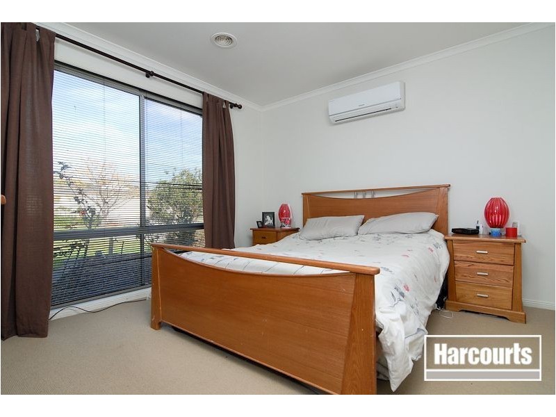 8 Grenfell Rise, Narre Warren South VIC 3805