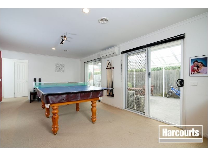 8 Grenfell Rise, Narre Warren South VIC 3805