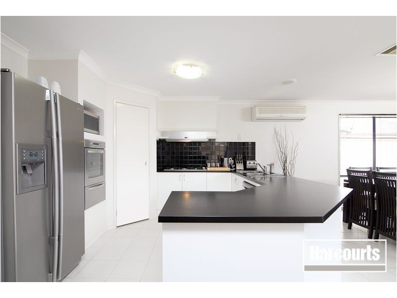 37 Chatswood Dve, Narre Warren South VIC 3805