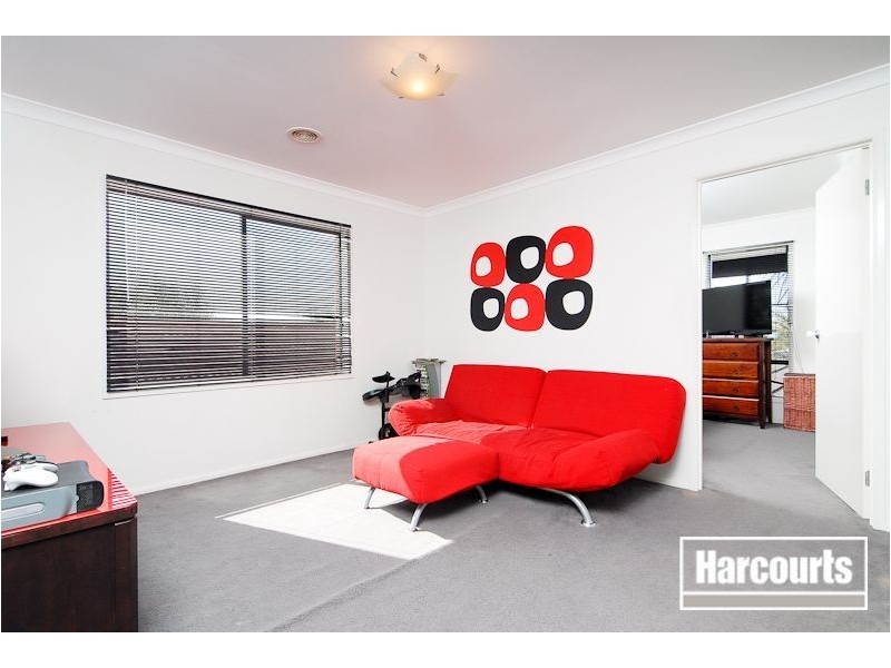 37 Chatswood Dve, Narre Warren South VIC 3805
