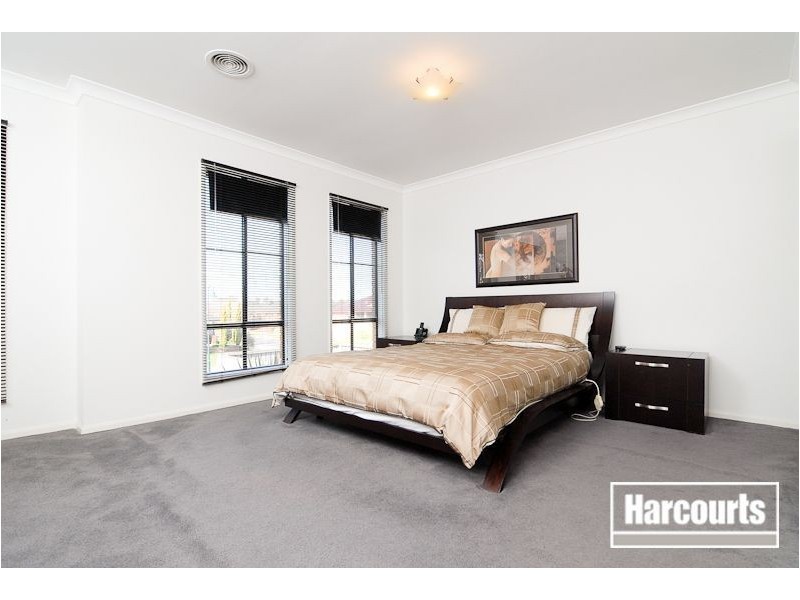 37 Chatswood Dve, Narre Warren South VIC 3805