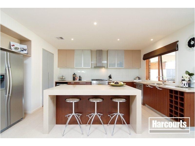 11 Greenfield Court, Cranbourne North VIC 3977