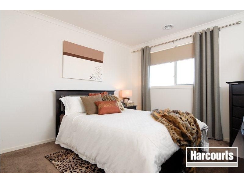 11 Greenfield Court, Cranbourne North VIC 3977